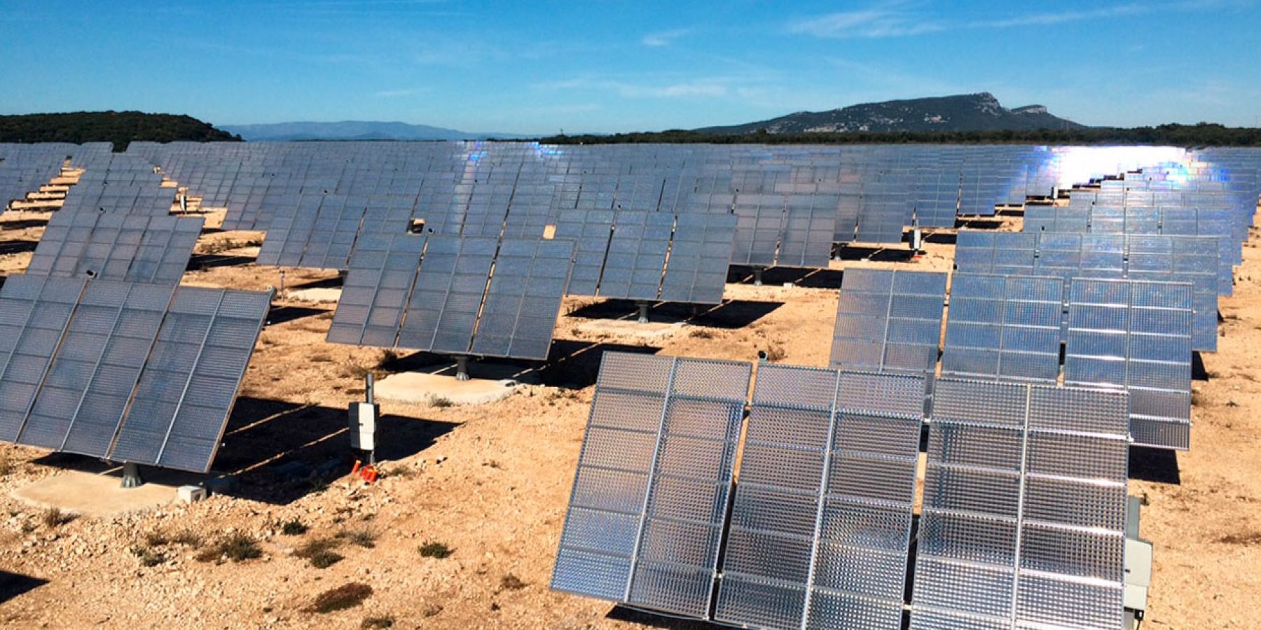 centrale-au-sol-photovoltaique-cellules-concentration-stories-parc-de-la-chaux